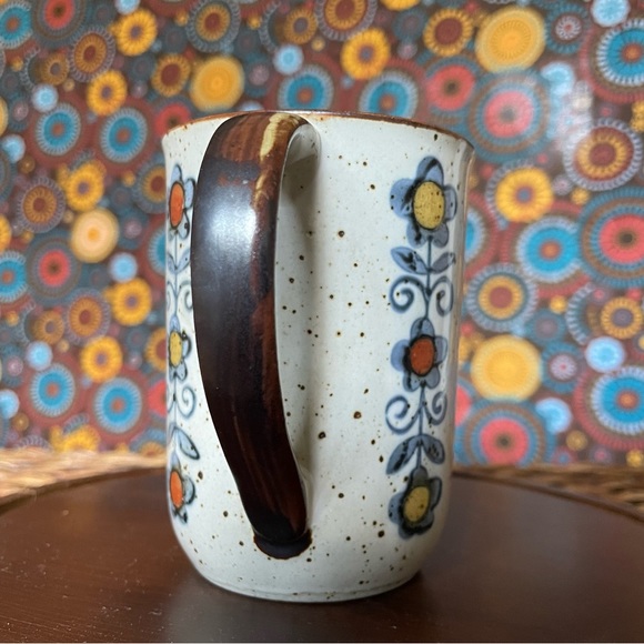 Vintage Floral Speckled Stoneware Mug | Retro Yellow Orange Daisy Ceramic Cup - Picture 4 of 6